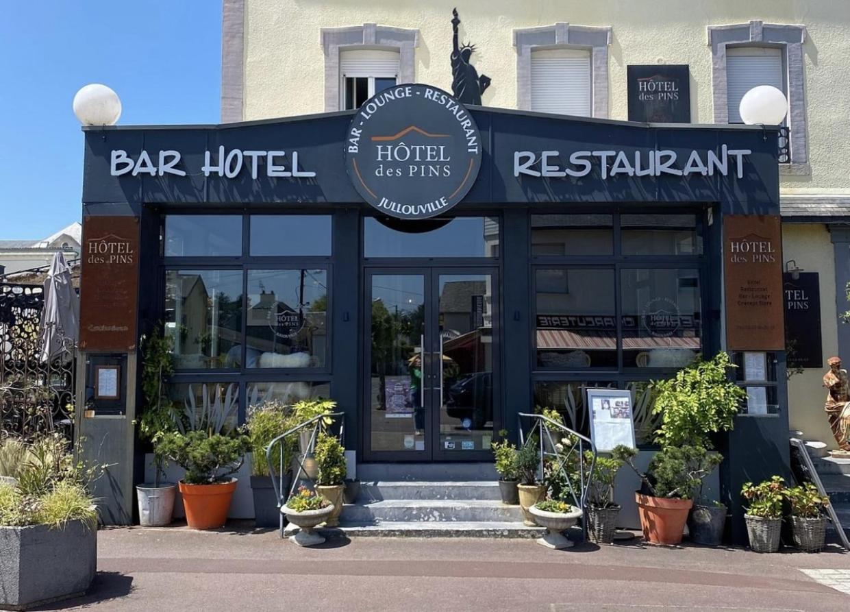 Hotel Des Pins Jullouville-les-Pins Zewnętrze zdjęcie